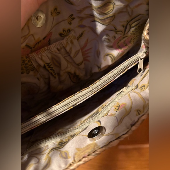 Chic Brown Woven Shoulder Bag with Starfish Detail - Picture 10 of 13